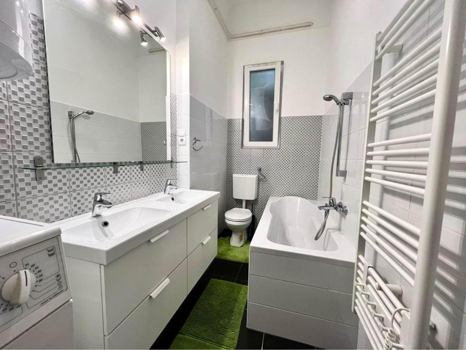 Roland Apartment Downtown - Pope Subway Budapeşte Dış mekan fotoğraf